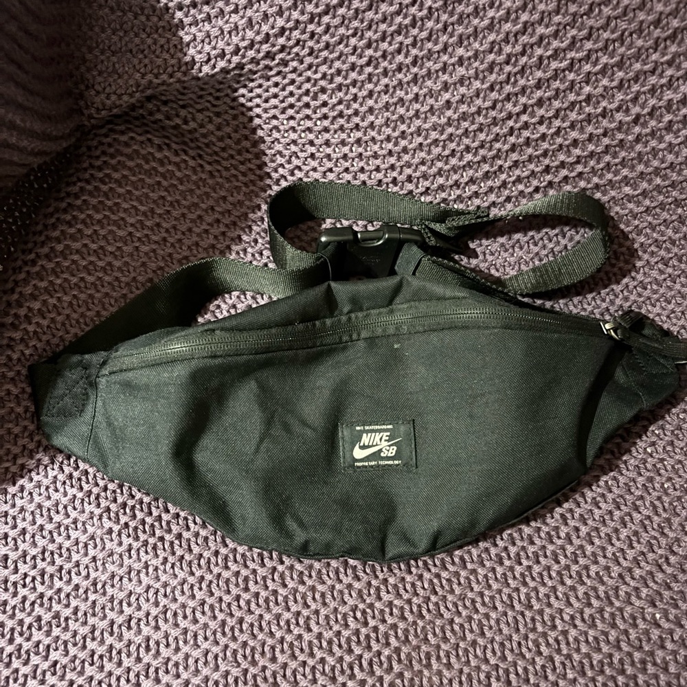 Nike SB Heritage Black Waist Pack - Compact Men's Hip Bag